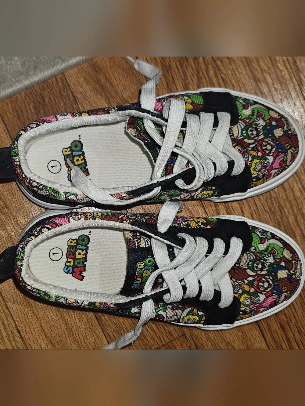Boys Nintendo Super Mario Character Print Canvas Sneakers - Size 1Y